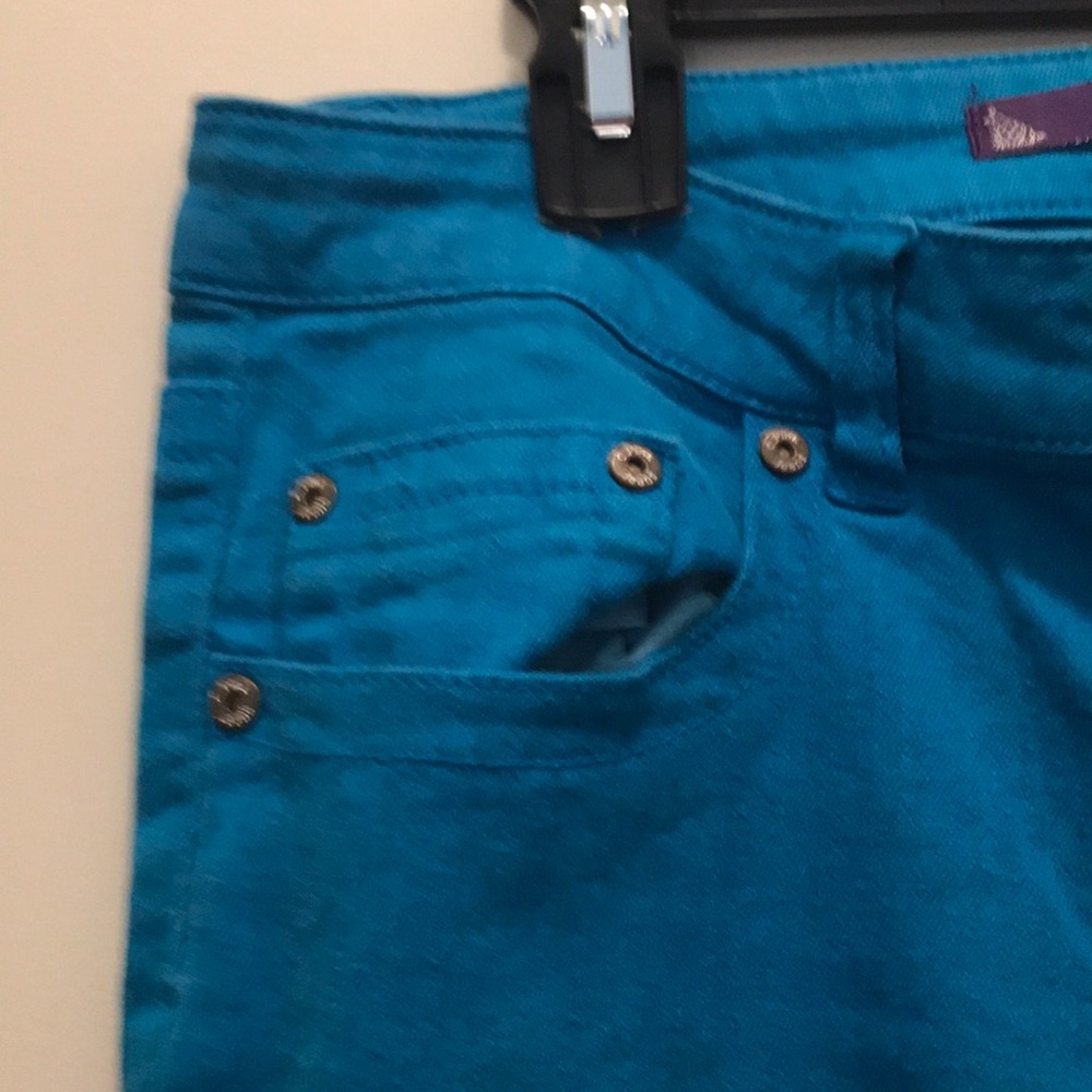 Capris - Picture 4 of 8